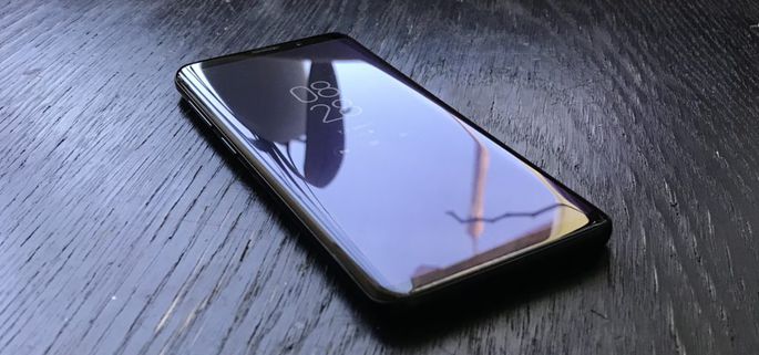 В Гродно мужчина украл у шестиклассника телефон, пока тот играл в футбол