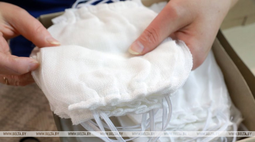 Предприятия "Беллегпрома" изготовили почти 15 млн защитных масок