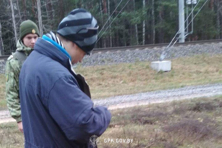 В Островецком районе пограничники задержали находящегося в розыске мужчину. Он хотел сбежать от наказания в Литву 