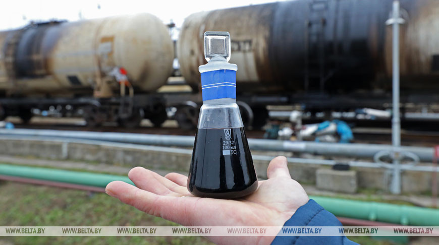 160 000 тонн. Вторая партия танкерной нефти начала поступать на "Нафтан" из порта Клайпеды