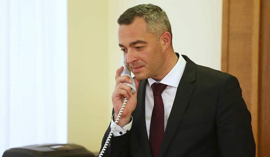 Ремонт дорог, земельные отношения, соблюдение масочного режима. Субботнюю прямую линию с жителями Гродненщины провел  заместитель председателя облисполкома Виталий Невера