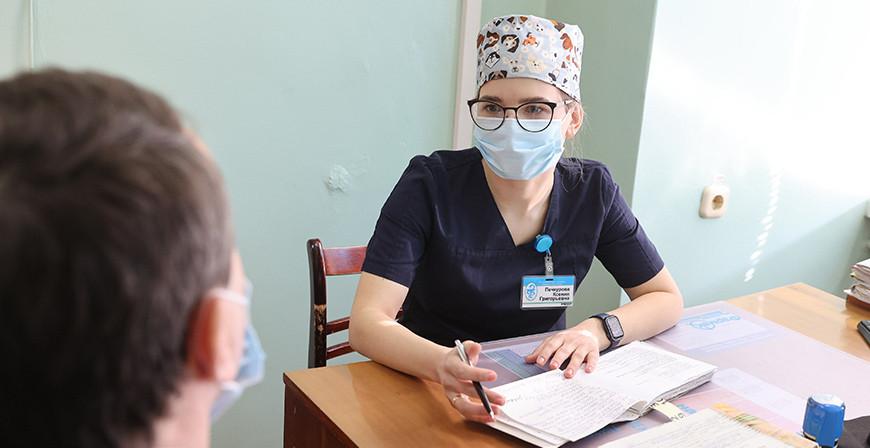 Минздрав объяснил разницу между обязательными медосмотрами и диспансеризацией