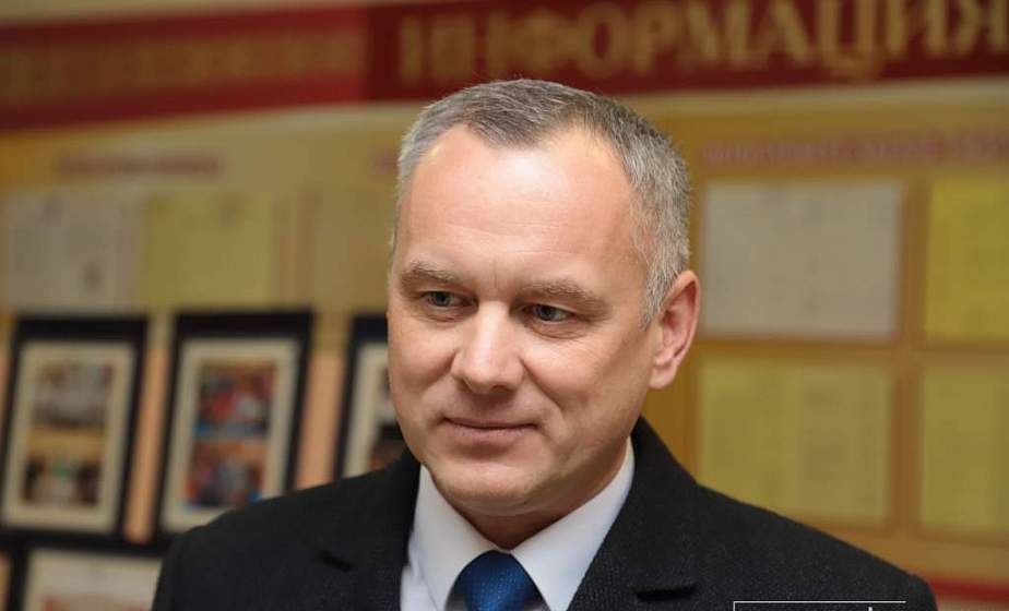 Шаги, которые предпринимаются и политическим истеблишментом, и дипломатами Украины, это шаги в направлении разрушения собственной государственности