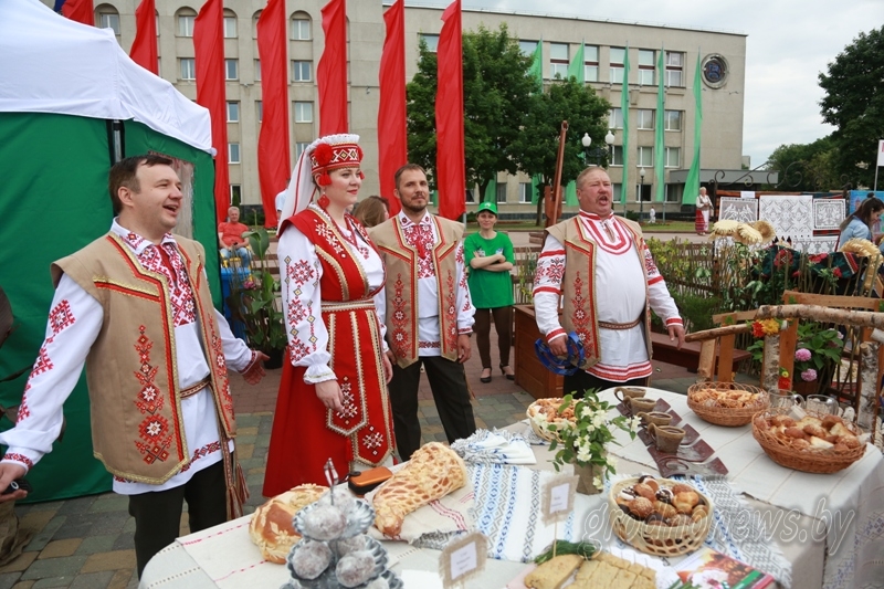На фестивале национальных культур в Гродно будут работать свыше 170 объектов торговли и общепита более чем на 3 000 мест