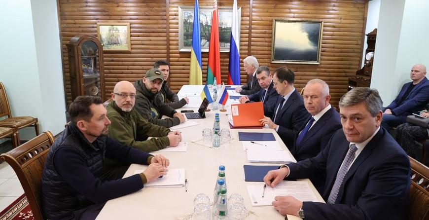 В Беловежской пуще начался третий раунд переговоров России и Украины