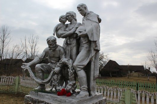 «Сестры Хатыни»: Новое село, сожженное дважды. История трагической судьбы 300 человек в спецпроекте «Гродзенскай праўды» «Сестры Хатыни»: Новое село, сожженное дважды. История трагической судьбы 300 человек в спецпроекте «Гродзенскай праўды»
