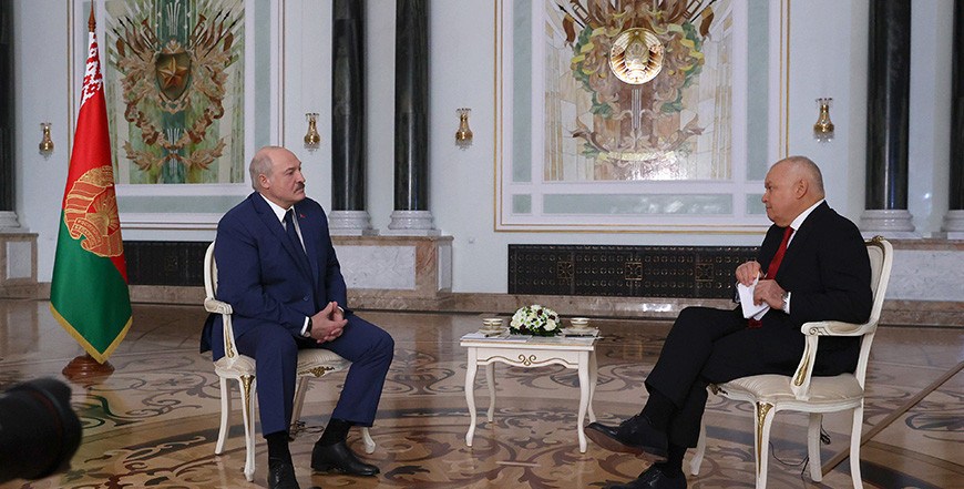 "Если не начнется война". Александр  Лукашенко о планах провести референдум по обновленной Конституции