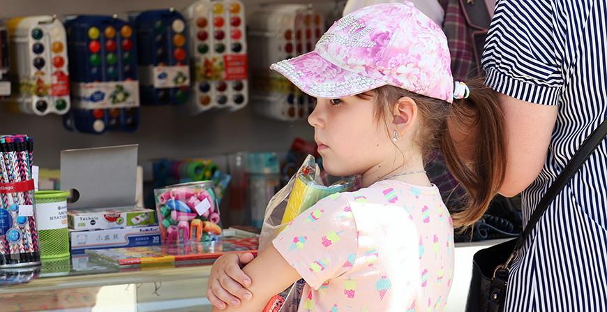 Помощь на подготовку к школе уже получили 75% многодетных семей