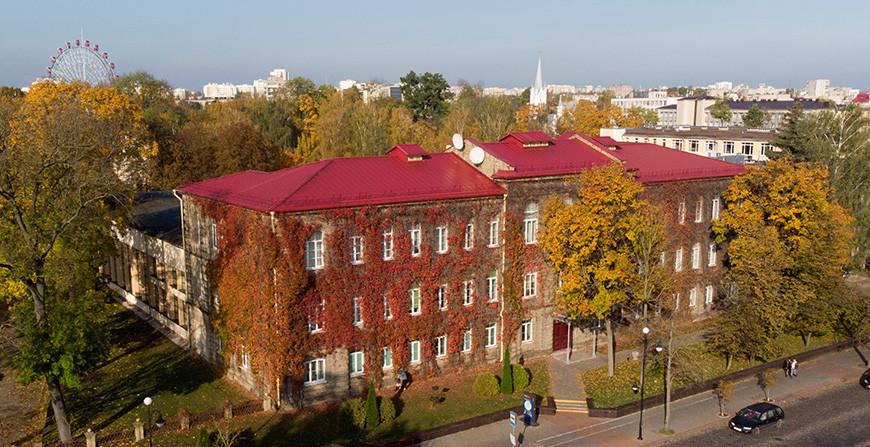 В Купаловский хотят все. Многопрофильная университетская олимпиада проходит в ГрГУ имени Янки Купалы 