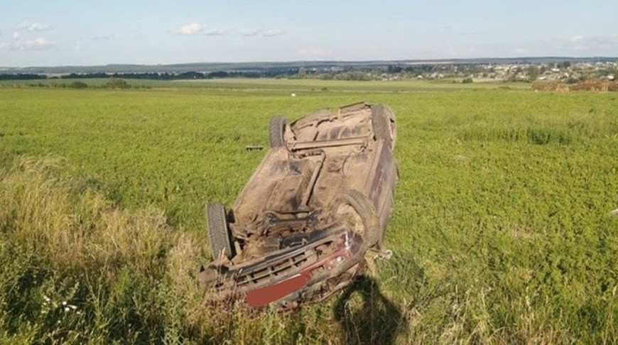 Бесправник сел за руль и вылетел в кювет: ДТП в Зельвенском районе