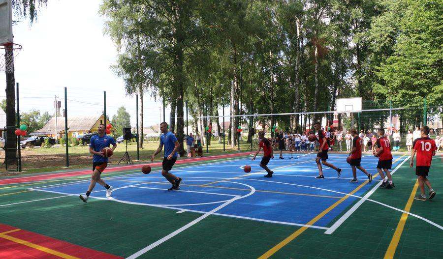 Спорта много не бывает! В Вороново открыли многофункциональную площадку