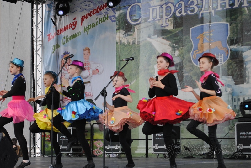 Марафон творческих коллективов в центре Гродно набирает обороты