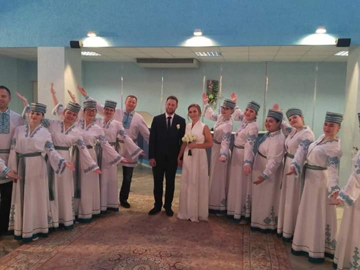В лучших белорусских традициях. В Гродно прошла необычная регистрация брака
