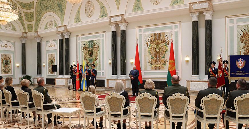 Александр Лукашенко о погибших героях: прожив очень короткую жизнь, оставили ярчайший след в истории Беларуси