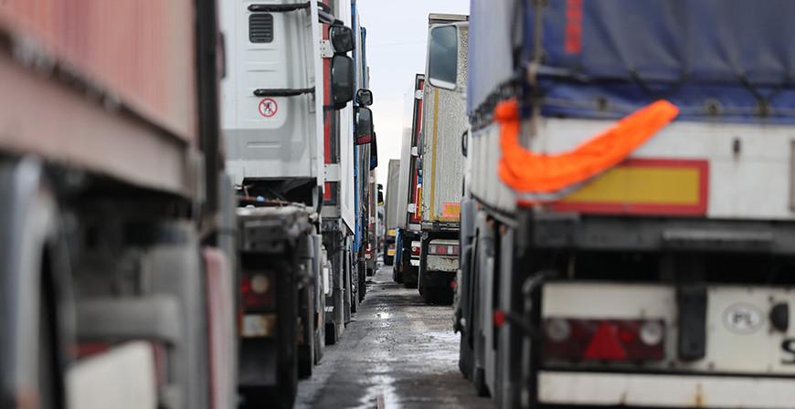 ГПК: группа граждан блокирует движение транспорта в пункте пропуска Кукурыки (Козловичи)