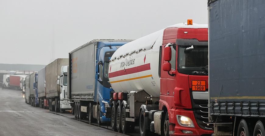 Госпогранкомитет: за последние сутки число большегрузов на въезд в Польшу увеличилось вдвое