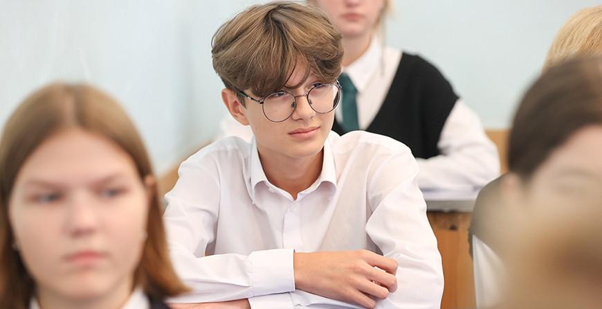 В Беларуси могут ввести обязательную характеристику выпускника школы