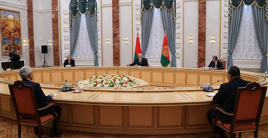 Александр Лукашенко встретился с секретарями советов безопасности стран ОДКБ