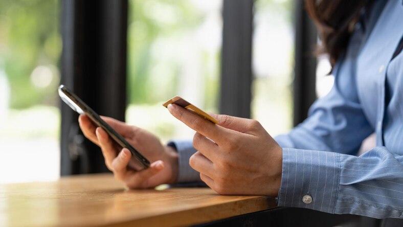 Двенадцать жителей Гродно передали мошенникам более 125 тысяч рублей