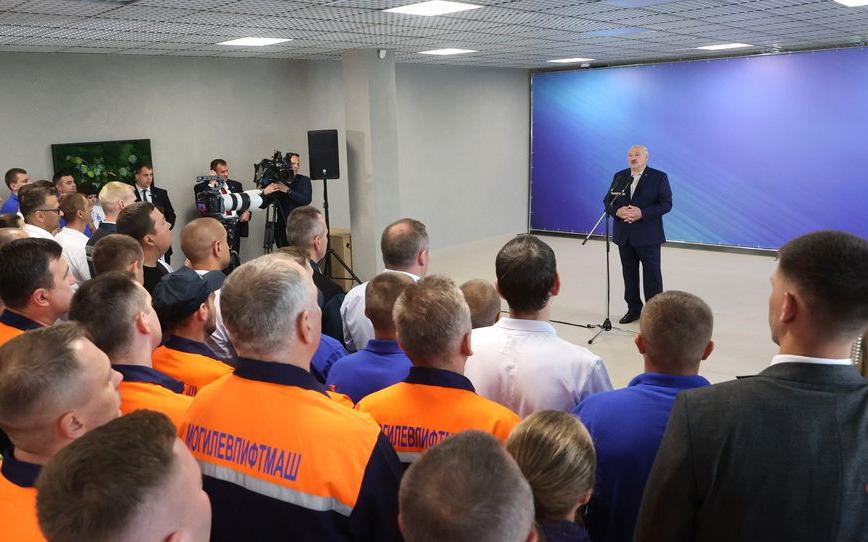 Александр Лукашенко на "Могилевлифтмаше" призвал использовать нынешнее окно возможностей