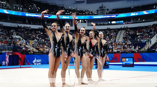 Александр Лукашенко поздравил белорусских гимнасток с двумя золотыми медалями в групповых упражнениях