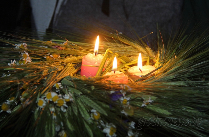 В ночь на 22 июня на Неман опустили венки памяти