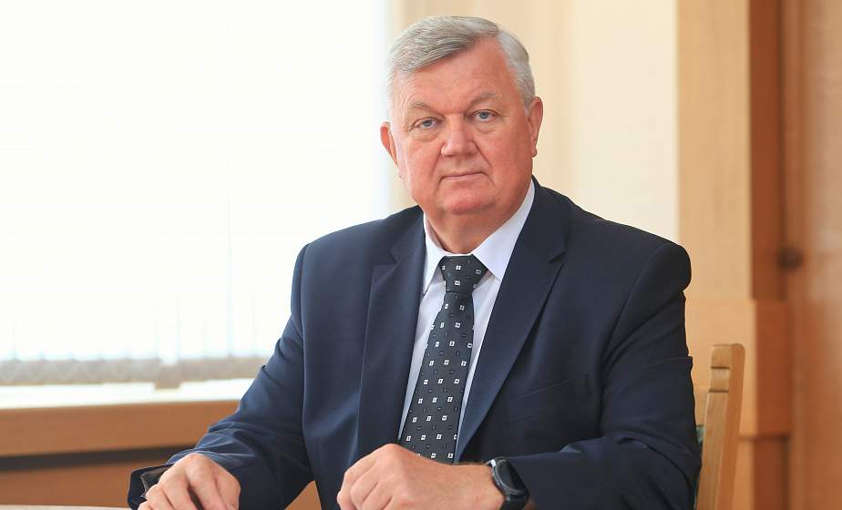 Иван Жук: «Добиться результатов можно,  соблюдая технологии и развивая  хозяйство на инновационной основе». Интервью с первым заместителем председателя облисполкома 