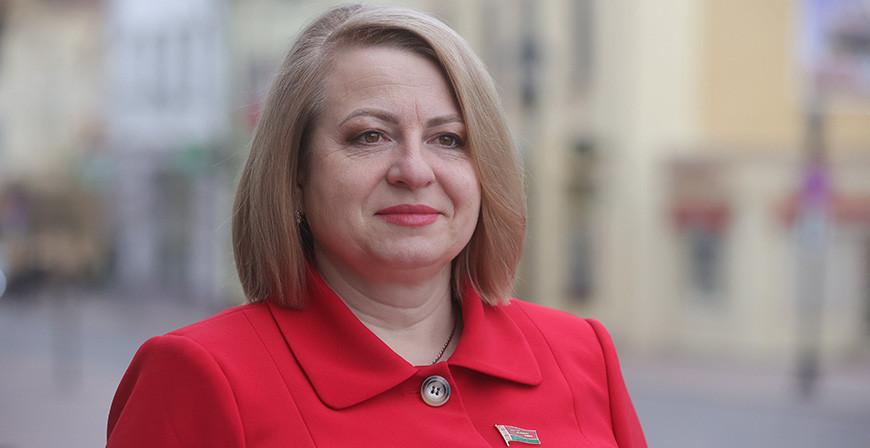 Елена Пасюта о Послании Президента: ждем ответов на самые главные вопросы