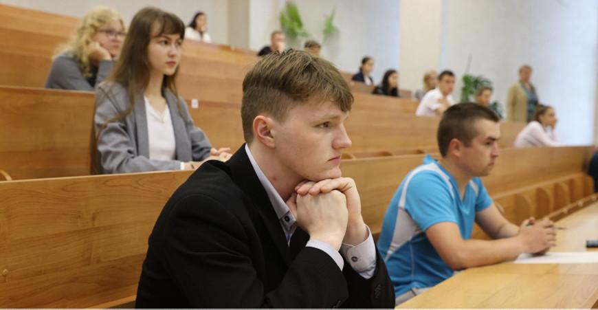 ЦТ по истории Беларуси планируют написать более 16,2 тысячи абитуриентов