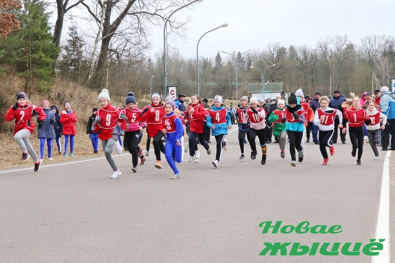 Областной этап «Снежного снайпера» собрал в Сельце 19 команд юных любителей спорта