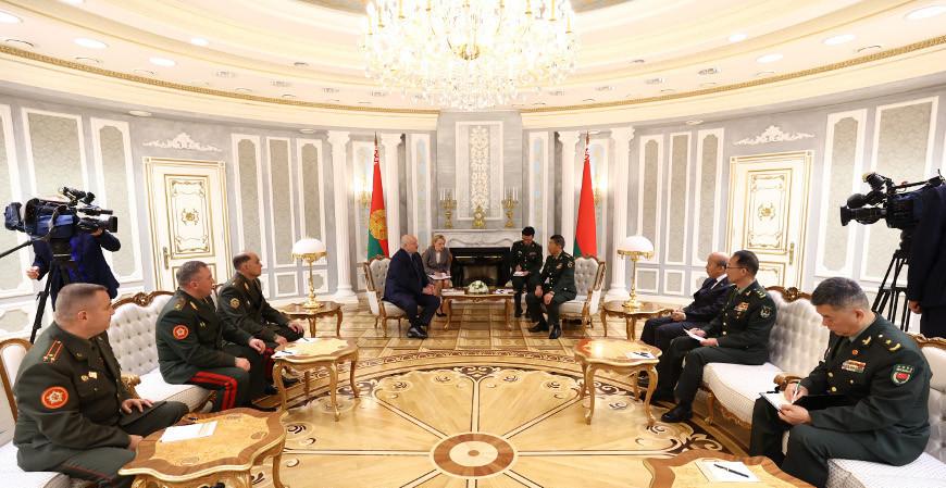Александр Лукашенко на встрече с министром обороны КНР: видение мироустройства КНР и Беларуси полностью совпадает