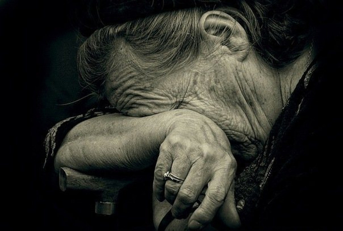 В Щучине 66-летняя дочь до смерти избила свою 90-летнюю мать