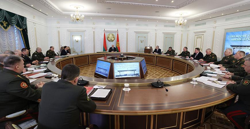 Александр Лукашенко прогнозирует высокое обострение угроз военной безопасности Беларуси