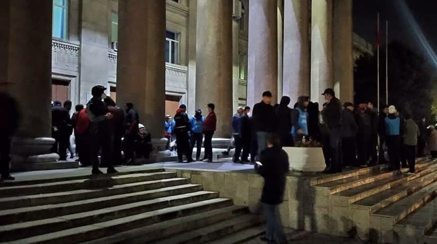  Число пострадавших в результате беспорядков в Бишкеке превысило 1,2 тысячи