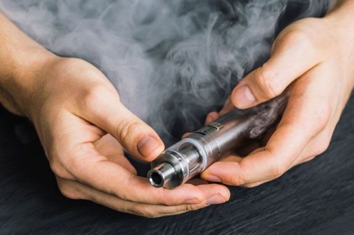 В Волковыске подросток забрал у другого электронную сигарету: возбуждено уголовное дело