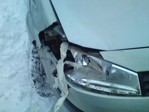 Установлены хулиганы, изувечившие в новогоднюю ночь две иномарки в Щучине