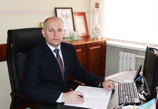 Делаешь свое дело честно, с полной самоотдачей - будет прогресс! А вот бастовать, возмущаться, ничего не созидая, - неконструктивно