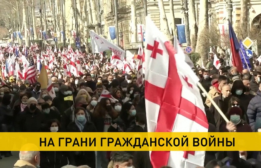Протесты оппозиции охватили улицы Тбилиси