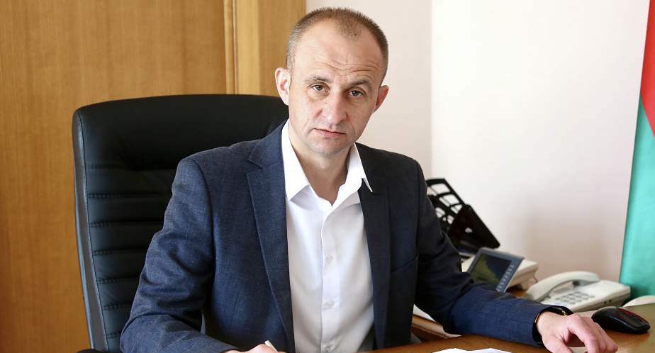 Вопросы ЖКХ и торгового обслуживания. Субботнюю прямую линию провел первый заместитель председателя облисполкома Юрий Валеватый