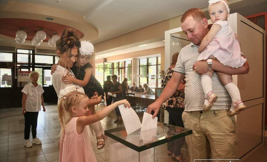 В Беларуси закрылись все избирательные участки, начался подсчет голосов