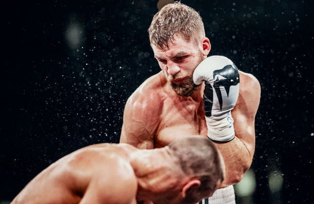 Бокс. Белорус Николай Веселов защитил титул чемпиона WBA Continental