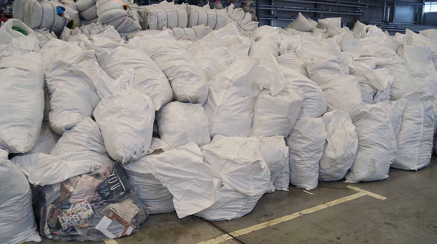 Пытались провезти новые вещи под видом б/у: гродненские таможенники пресекли ввоз 90 тысяч единиц товара