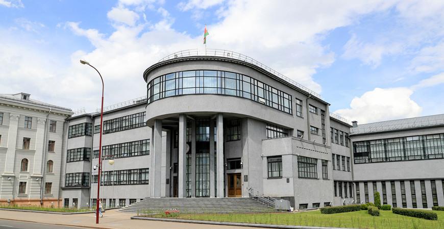 Сенаторы приняли обращение палат парламента к Президенту