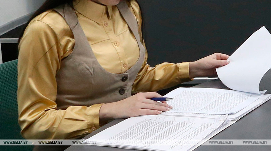 Нотариусы в честь Дня Конституции проконсультируют 13 марта бесплатно