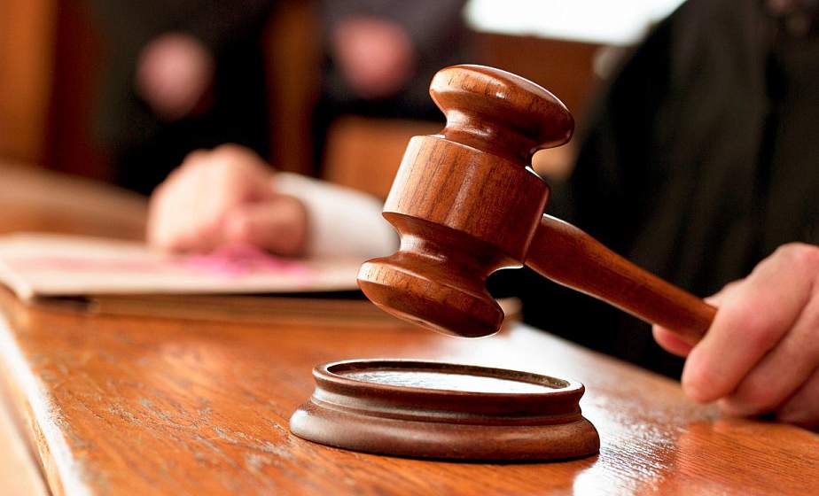 Житель Кореличей задушил соседа прямо у него во дворе. Суд огласил приговор