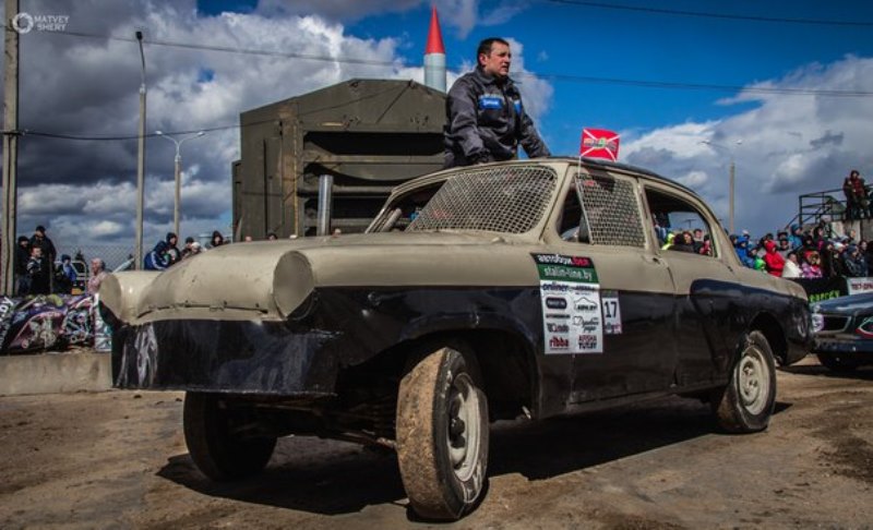 Как житель Ошмян стал пилотом в автомобильных боях на выживание