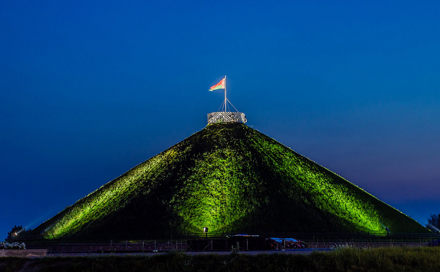 Прокуратура Гродно: 2 года лишения свободы за надругательство над госфлагом на мемориальном комплексе «Курган Славы»