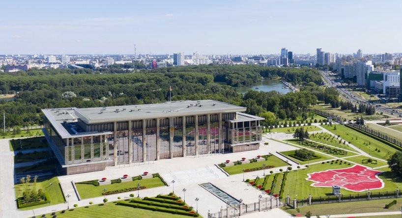 Александр Лукашенко объявил Благодарность промышленникам и сотрудникам КГК