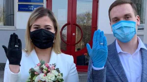 Маски и кольца поверх перчаток. Каким будет свадебный сезон в районах области?
