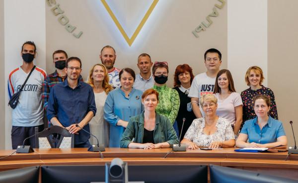 В ГрГУ имени Янки Купалы состоялось вручение сертификатов участникам Летней школы русского языка-2021